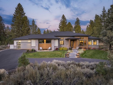 Built in 2022 and perfectly positioned on the 9th hole of the on Aspen Lakes Golf Course in Oregon - for sale on GolfHomes.com, golf home, golf lot