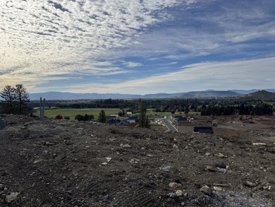 Introducing Quail Run Estates, Eagle Point's premier new on Eagle Point Golf Course in Oregon - for sale on GolfHomes.com, golf home, golf lot