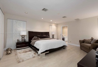 UNIQUE SINGLE FAMILY HOME 4 BEDROOMS/3.5 BATHROOMS IN PALM AIRE on Oaks Country Club in Florida - for sale on GolfHomes.com, golf home, golf lot