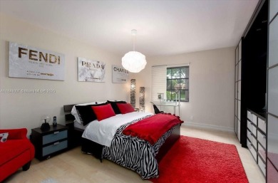 UNIQUE SINGLE FAMILY HOME 4 BEDROOMS/3.5 BATHROOMS IN PALM AIRE on Oaks Country Club in Florida - for sale on GolfHomes.com, golf home, golf lot