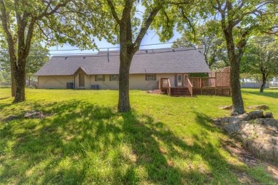 Discover the potential in this spacious 2-story ranch style home on The Canyons At Blackjack Ridge in Oklahoma - for sale on GolfHomes.com, golf home, golf lot