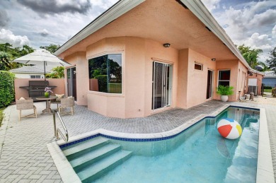 Sparkling clean in central Boca don't miss this move-in-ready on Boca Lago Golf and Country Club in Florida - for sale on GolfHomes.com, golf home, golf lot