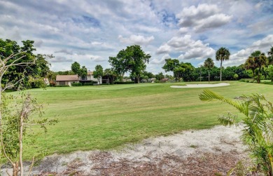 Sparkling clean in central Boca don't miss this move-in-ready on Boca Lago Golf and Country Club in Florida - for sale on GolfHomes.com, golf home, golf lot