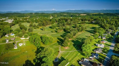 Welcome home to this one level brick beauty with a basement! on Johnson City Country Club in Tennessee - for sale on GolfHomes.com, golf home, golf lot
