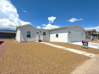 This is a fantastic opportunity to own a beautiful home in a on Pine Shadows Golf Course in Arizona - for sale on GolfHomes.com, golf home, golf lot