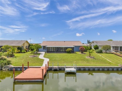 LAKEFRONT OASIS AWAITS! MOTIVATED SELLER! PRICED BELOW APPRAISAL on North Lakes Golf Course in Florida - for sale on GolfHomes.com, golf home, golf lot