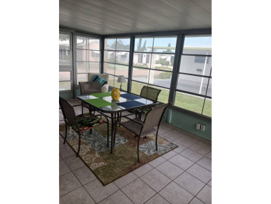 Charming 2 bedroom/2 bath split floor plan with furnished on Sara Bay Country Club in Florida - for sale on GolfHomes.com, golf home, golf lot