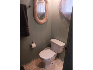 Charming 2 bedroom/2 bath split floor plan with furnished on Sara Bay Country Club in Florida - for sale on GolfHomes.com, golf home, golf lot