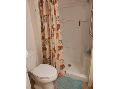 Charming 2 bedroom/2 bath split floor plan with furnished on Sara Bay Country Club in Florida - for sale on GolfHomes.com, golf home, golf lot