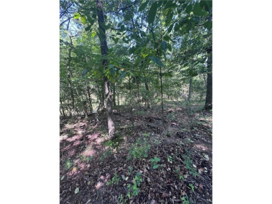 Beautiful cul-de-sac lot is only blocks from Lake Brittany & on Bella Vista - Metfield Golf Complex and Country Club in Arkansas - for sale on GolfHomes.com, golf home, golf lot