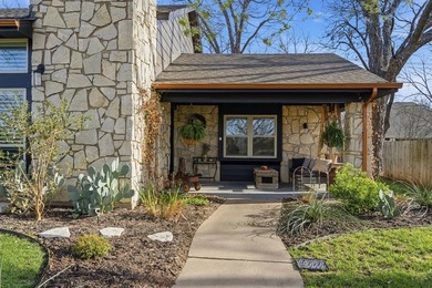 Stylishly updated 3 bedroom 3 bath home, in Pecan Plantation on Pecan Plantation Country Club in Texas - for sale on GolfHomes.com, golf home, golf lot