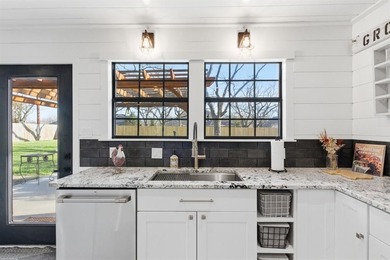 Stylishly updated 3 bedroom 3 bath home, in Pecan Plantation on Pecan Plantation Country Club in Texas - for sale on GolfHomes.com, golf home, golf lot