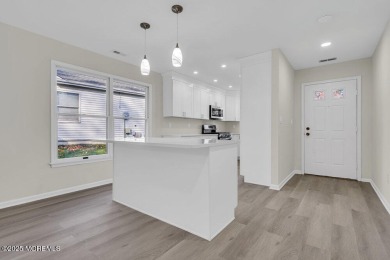Fully renovated 2 bed, 2 bath home in the desirable Greenbriar on Greenbriar Woodlands in New Jersey - for sale on GolfHomes.com, golf home, golf lot