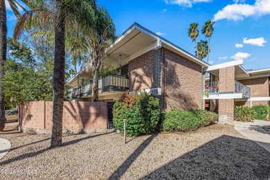 Beautifully remodeled 2-bedroom, 2-bathroom ground-floor on Randolph Park Golf Courses in Arizona - for sale on GolfHomes.com, golf home, golf lot