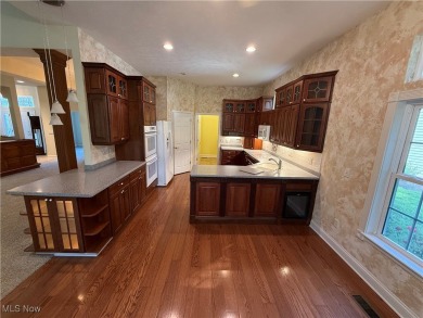 Beautiful free-standing townhome with easy ONE floor living w/ on Quail Hollow Resort and Country Club in Ohio - for sale on GolfHomes.com, golf home, golf lot