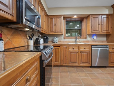 THIS CHARMING 2 STORY HOME CENTRALLY LOCATED IN BEAUTIFUL HOT on DeSoto Golf Course in Arkansas - for sale on GolfHomes.com, golf home, golf lot