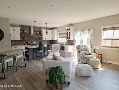 Like New Townhouse (2022) w/ many custom upgrades! White kitchen on Stoneridge Golf Club in Idaho - for sale on GolfHomes.com, golf home, golf lot