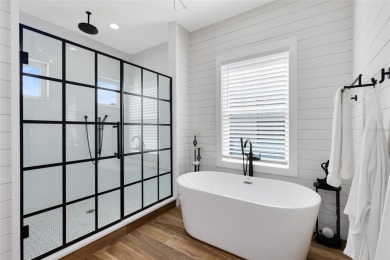Don't miss your opportunity with this stunning 3 bed, 3 bath on Country Club of Orlando in Florida - for sale on GolfHomes.com, golf home, golf lot
