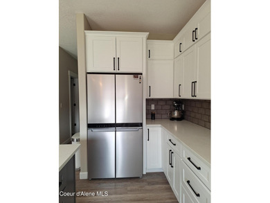 Like New Townhouse (2022) w/ many custom upgrades! White kitchen on Stoneridge Golf Club in Idaho - for sale on GolfHomes.com, golf home, golf lot