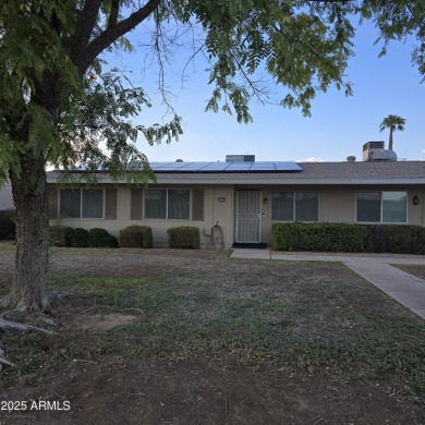 Spacious and Rare 3 bedroom Sun City townhome.  End unit.  Roof on Sun City Lakes West and East in Arizona - for sale on GolfHomes.com, golf home, golf lot
