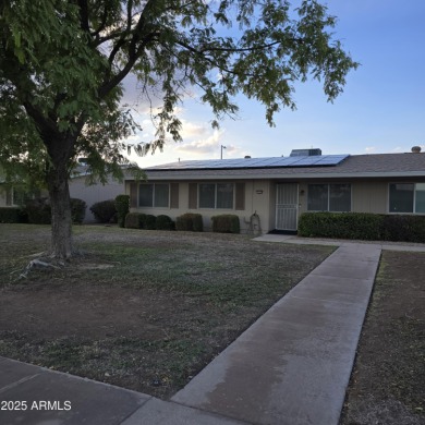 Spacious and Rare 3 bedroom Sun City townhome.  End unit.  Roof on Sun City Lakes West and East in Arizona - for sale on GolfHomes.com, golf home, golf lot