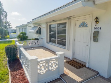 Palm Beach Leisureville--Welcome to one of Boynton Beach's on Leisureville Community Golf Course in Florida - for sale on GolfHomes.com, golf home, golf lot
