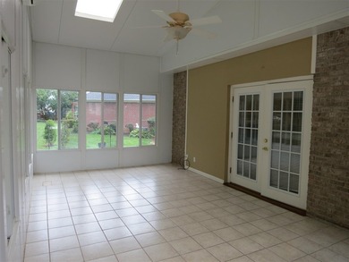 Located in a small quaint subdivision in the heart of Bowling on CrossWinds Golf Course in Kentucky - for sale on GolfHomes.com, golf home, golf lot