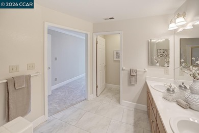 Fabulous Rosslyn floor plan with 2 bedrooms plus a den on Rossmoor Golf Course in California - for sale on GolfHomes.com, golf home, golf lot