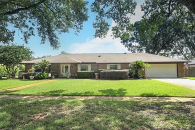 Under contract-accepting backup offers. Charming Traditional on Rio Pinar Golf and Country Club in Florida - for sale on GolfHomes.com, golf home, golf lot