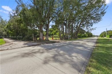 Just reduced by $100,000 and seller wants offers ASAP on Killian Greens Golf Club in Florida - for sale on GolfHomes.com, golf home, golf lot