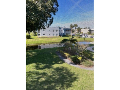 VIEW ** VIEW  ** VIEW  ** BEAUTIFULLY SITUATED TRUE END UNIT on Kings Point Golf -Flanders Way in Florida - for sale on GolfHomes.com, golf home, golf lot