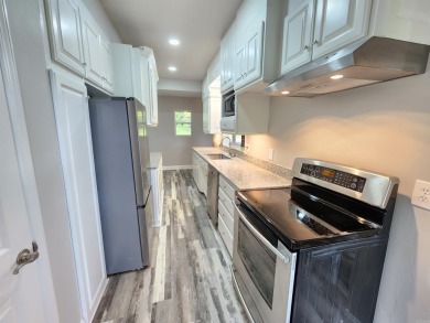 Secluded, private house with view of Sugar Loaf Mountain on Indian Hills Country Club in Arkansas - for sale on GolfHomes.com, golf home, golf lot