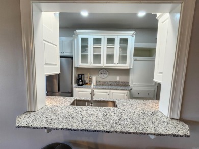Secluded, private house with view of Sugar Loaf Mountain on Indian Hills Country Club in Arkansas - for sale on GolfHomes.com, golf home, golf lot