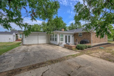 Completely Remodeled Home on the 11th Fairway - Modern Comfort on Lake Kiowa Golf Course in Texas - for sale on GolfHomes.com, golf home, golf lot