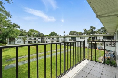 Welcome to this stylish and move-in-ready 2-bedroom, 2-bathroom on Daytona Beach Golf Club in Florida - for sale on GolfHomes.com, golf home, golf lot