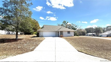 Welcome to this light and bright 3-bedroom, 2-bath home situated on Sugarmill Woods Golf and Country Club in Florida - for sale on GolfHomes.com, golf home, golf lot