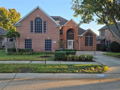 PRICE REDUCTION TO $550,000. Welcome to this stunning two-story on Oakmont Country Club in Texas - for sale on GolfHomes.com, golf home, golf lot