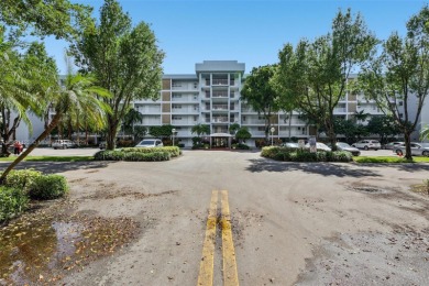 Beautifully updated 2 bed, 2 bath first-floor condo with on Palm-Aire Country Club and Resort - Palms in Florida - for sale on GolfHomes.com, golf home, golf lot