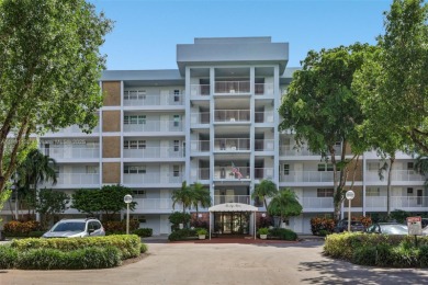 Beautifully updated 2 bed, 2 bath first-floor condo with on Palm-Aire Country Club and Resort - Palms in Florida - for sale on GolfHomes.com, golf home, golf lot