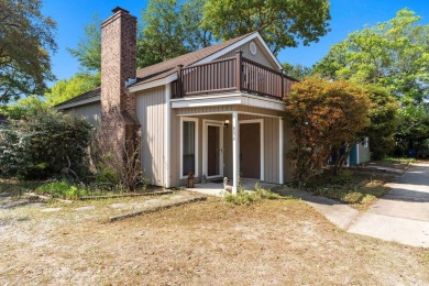 Live the beach life in this fully furnished 3-bedroom, 2-bath on Beachwood Golf Club in South Carolina - for sale on GolfHomes.com, golf home, golf lot