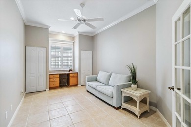 LAKE VIEWS-Discover the perfect blend of comfort and convenience on Plantation Golf and Country Club in Florida - for sale on GolfHomes.com, golf home, golf lot