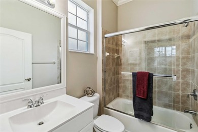 LAKE VIEWS-Discover the perfect blend of comfort and convenience on Plantation Golf and Country Club in Florida - for sale on GolfHomes.com, golf home, golf lot