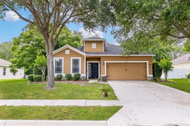 Under contract-accepting backup offers. Move-In Ready Beauty on Southridge Golf Course in Florida - for sale on GolfHomes.com, golf home, golf lot