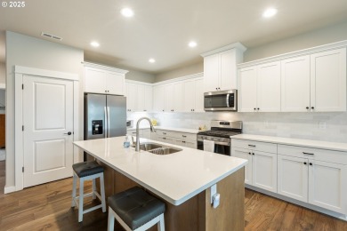 Beautiful newer construction in the desirable Fairway Ridge on Oak Hills Golf Club / Umpqua Golf Resort in Oregon - for sale on GolfHomes.com, golf home, golf lot