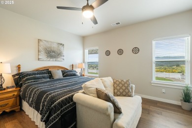 Beautiful newer construction in the desirable Fairway Ridge on Oak Hills Golf Club / Umpqua Golf Resort in Oregon - for sale on GolfHomes.com, golf home, golf lot