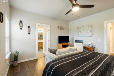 Beautiful newer construction in the desirable Fairway Ridge on Oak Hills Golf Club / Umpqua Golf Resort in Oregon - for sale on GolfHomes.com, golf home, golf lot