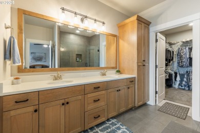 Beautiful newer construction in the desirable Fairway Ridge on Oak Hills Golf Club / Umpqua Golf Resort in Oregon - for sale on GolfHomes.com, golf home, golf lot