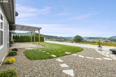 Beautiful newer construction in the desirable Fairway Ridge on Oak Hills Golf Club / Umpqua Golf Resort in Oregon - for sale on GolfHomes.com, golf home, golf lot