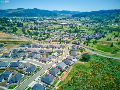 Beautiful newer construction in the desirable Fairway Ridge on Oak Hills Golf Club / Umpqua Golf Resort in Oregon - for sale on GolfHomes.com, golf home, golf lot