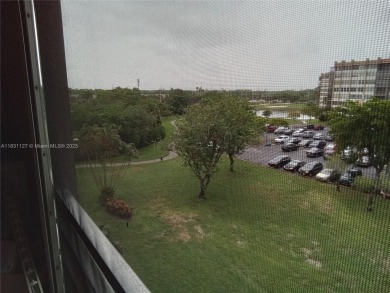 Come turn this 1,275 sf 2 Bdrm 2 Ba Convertible with the wall up on Pembroke Lakes Golf Club in Florida - for sale on GolfHomes.com, golf home, golf lot